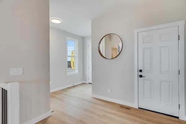 463 Kinniburgh LOOP, Chestermere, AB T1X 3C2