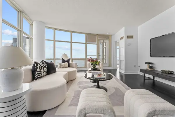 10 Navy Wharf CT #3609, Toronto C01, ON M5V 3V2