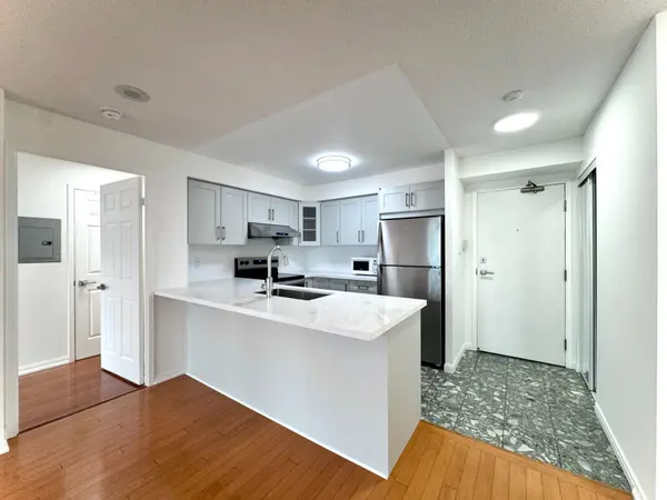 109 Front ST E #911, Toronto C08, ON M5A 4P7