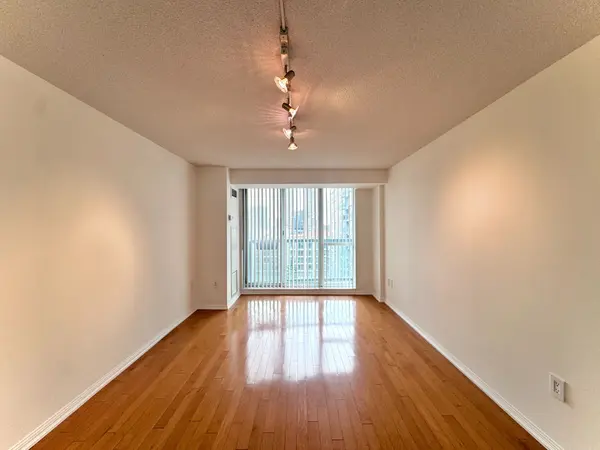 109 Front ST E #911, Toronto C08, ON M5A 4P7