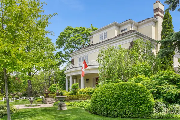 25 Strathgowan CRES, Toronto C04, ON M4N 2Z6