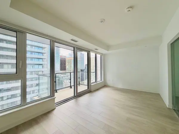 634 Church ST #3002, Toronto C08, ON M4Y 2G3