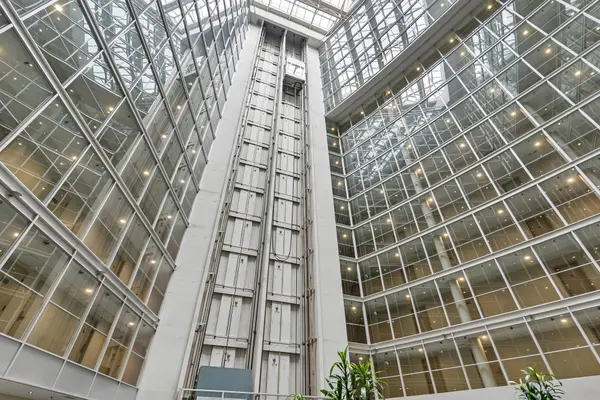 650 Queens Quay W #1216, Toronto C01, ON M5V 3N2