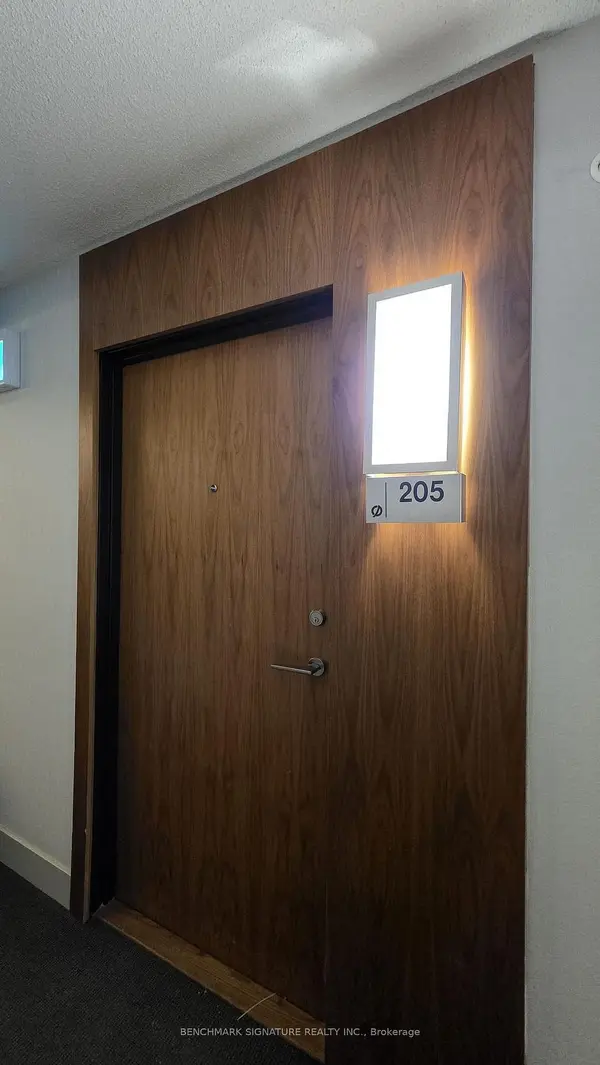 75 Queens Wharf RD #205, Toronto C01, ON M5V 0J8