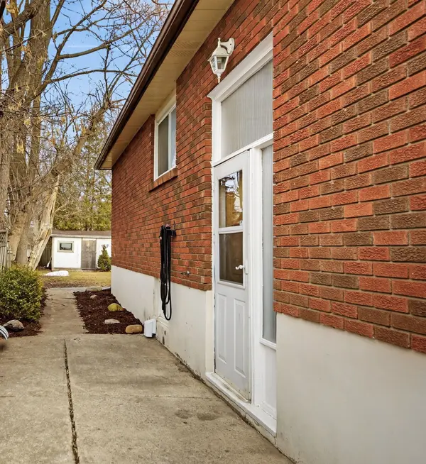 58 Albert ST E, New Tecumseth, ON L9R 1E9