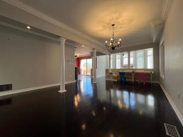 100 Colesbrook RD, Richmond Hill, ON L4S 2G3