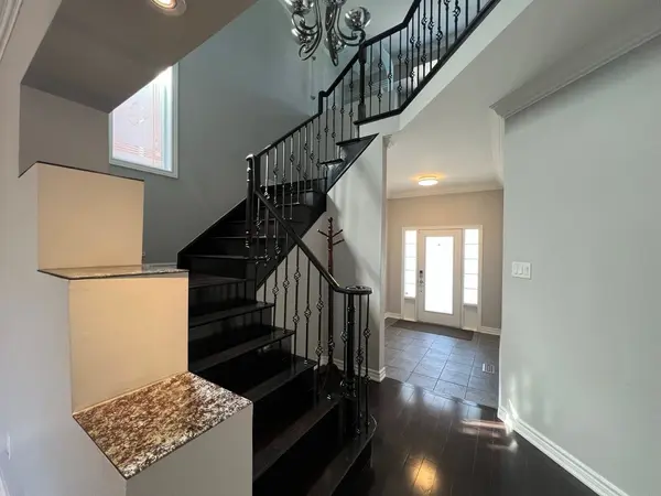 100 Colesbrook RD, Richmond Hill, ON L4S 2G3