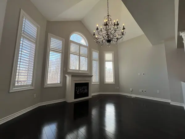 100 Colesbrook RD, Richmond Hill, ON L4S 2G3