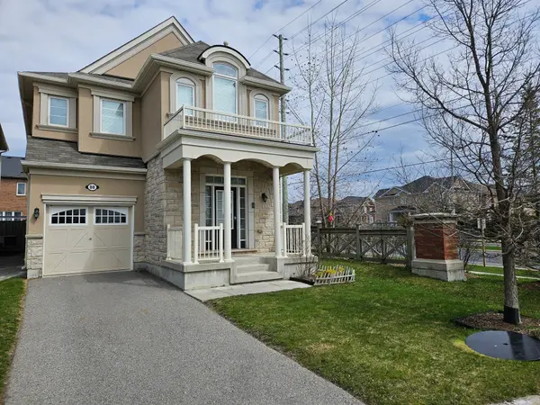 88 Buckle CRES, Aurora, ON L4G 0T4