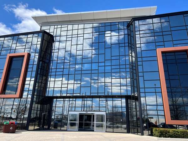 7250 Keele ST #428, Vaughan, ON L4K 1Z8