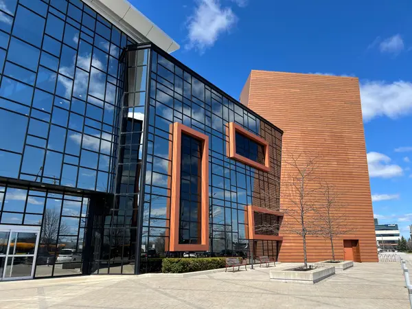 7250 Keele ST #416, Vaughan, ON L4K 1Z8