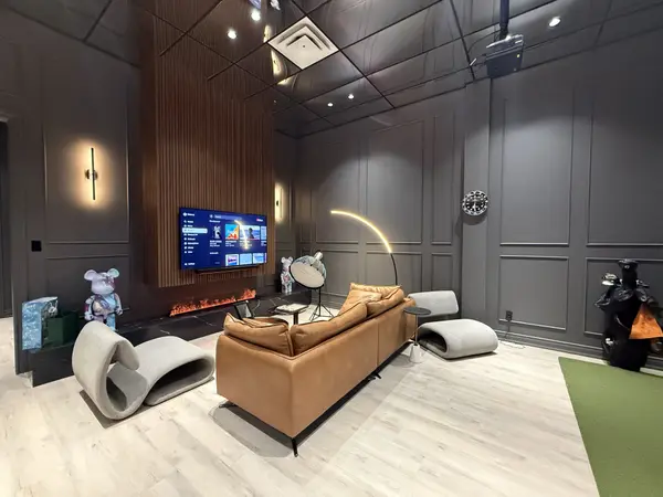 175 West Beaver Creek RD #5, Richmond Hill, ON L4B 3M1