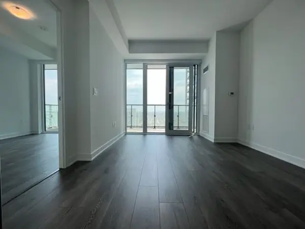 95 Oneida CRES #2307, Richmond Hill, ON L4B 0H5