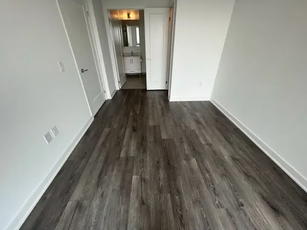 95 Oneida CRES #2307, Richmond Hill, ON L4B 0H5