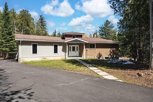 537 Huronia RD, Barrie, ON L4N 8X3