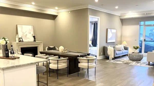 90 Orchard Point RD #705, Orillia, ON L3V 8K4