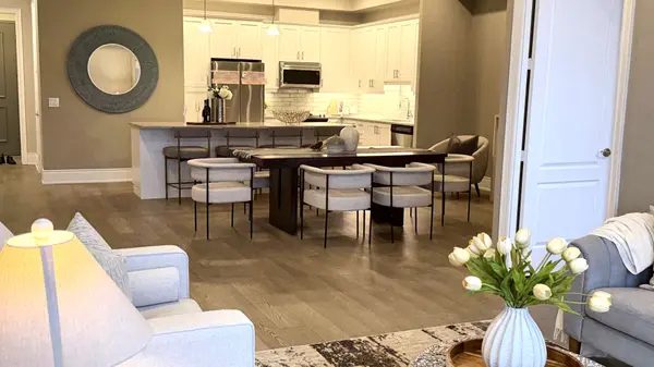 90 Orchard Point RD #705, Orillia, ON L3V 8K4