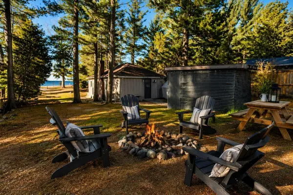 278 Coastline DR, Wasaga Beach, ON L9Z 2M4