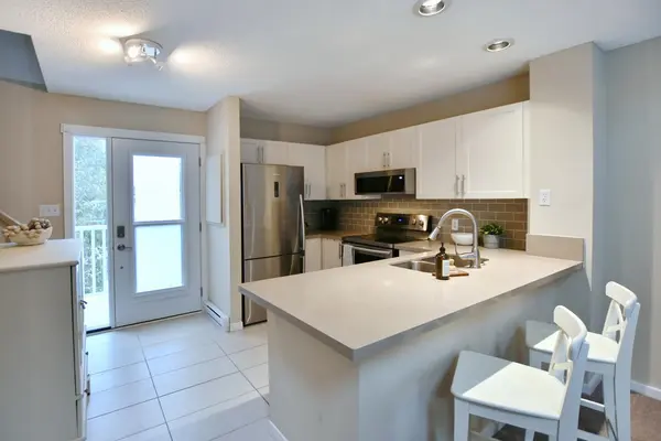 49 TROTT BLVD #176, Collingwood, ON L9Y 5B8