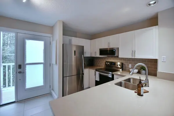 49 TROTT BLVD #176, Collingwood, ON L9Y 5B8