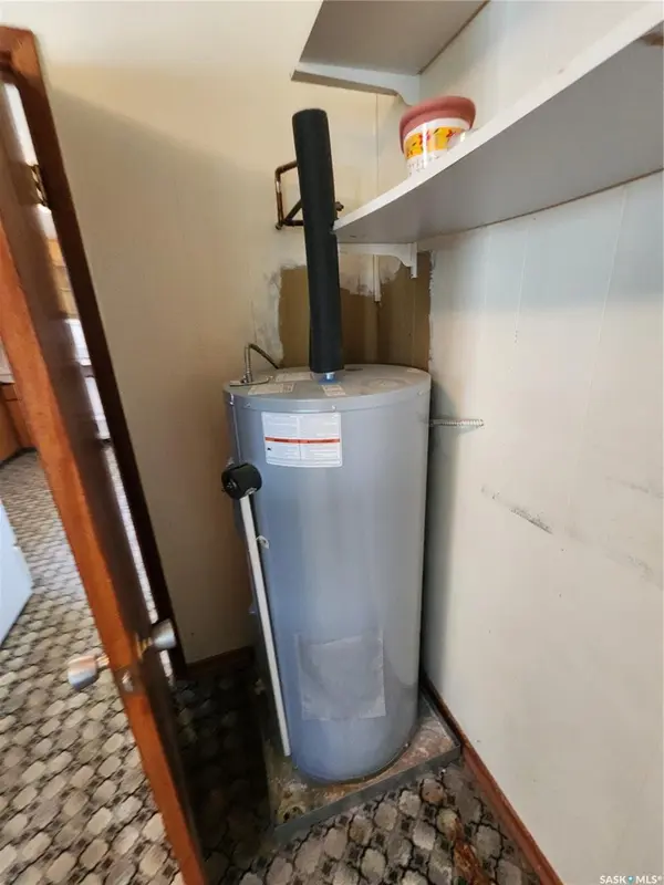 208 2nd AVENUE E, Lampman, SK S0C 1N0