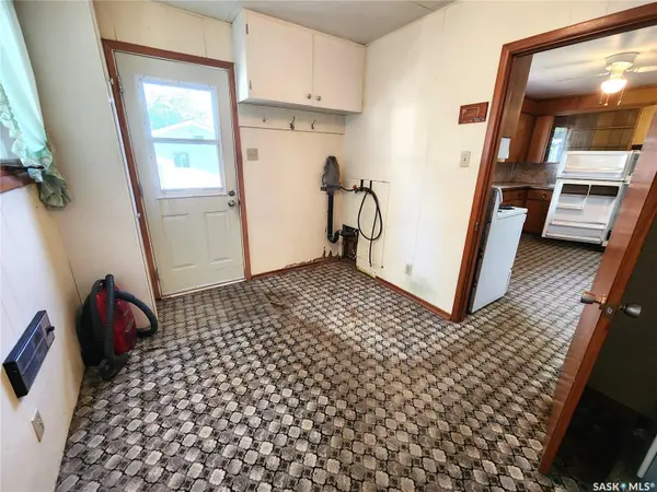 208 2nd AVENUE E, Lampman, SK S0C 1N0