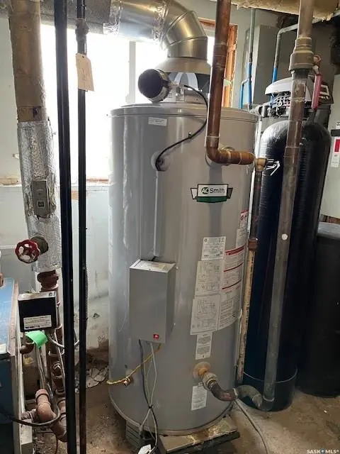 302 8th AVENUE SW, Biggar, SK S0K 0M0