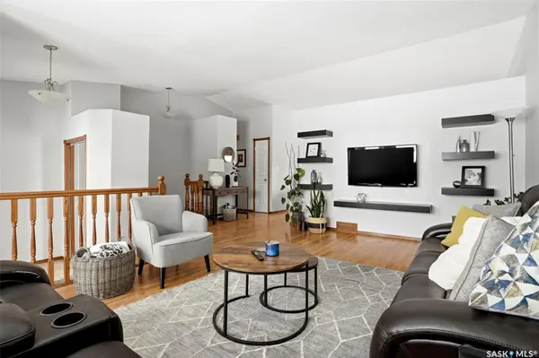 2358 MCGREGOR PLACE, Regina, SK S4V 2Y4