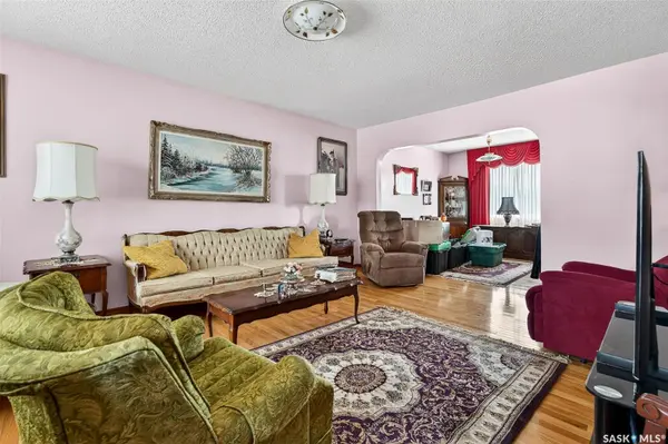 557 Duffield STREET W, Moose Jaw, SK S6H 5J1