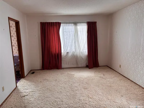 5 Malcolm PLACE, Saskatoon, SK S7H 4M3