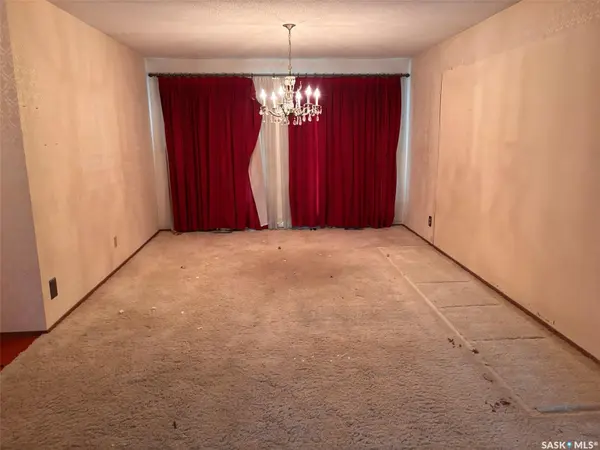 5 Malcolm PLACE, Saskatoon, SK S7H 4M3