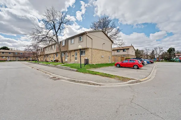 81 Hansen RD #62, Brampton, ON L6V 3C7
