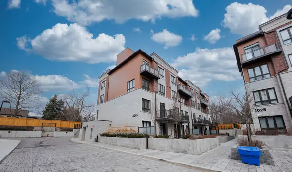 4045 Hickory DR #7, Mississauga, ON L4W 1L1