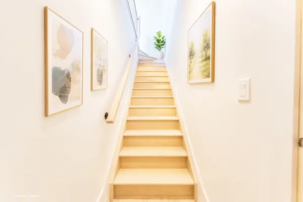 4045 Hickory DR #7, Mississauga, ON L4W 1L1