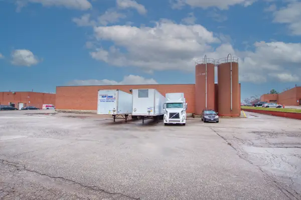 310 Matheson BLVD E, Mississauga, ON L4Z 1P5