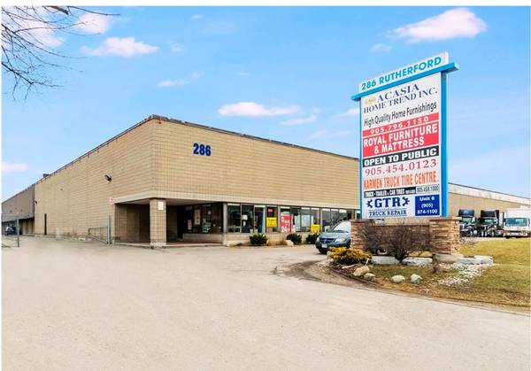 286 Rutherford RD S #10, Brampton, ON L6W 3J9
