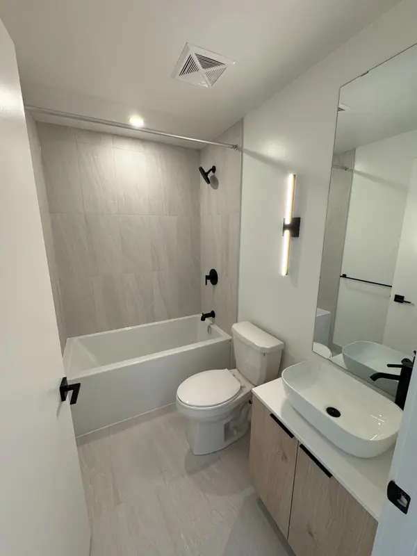 1185 Dupont ST #621, Toronto W02, ON M6H 0G5