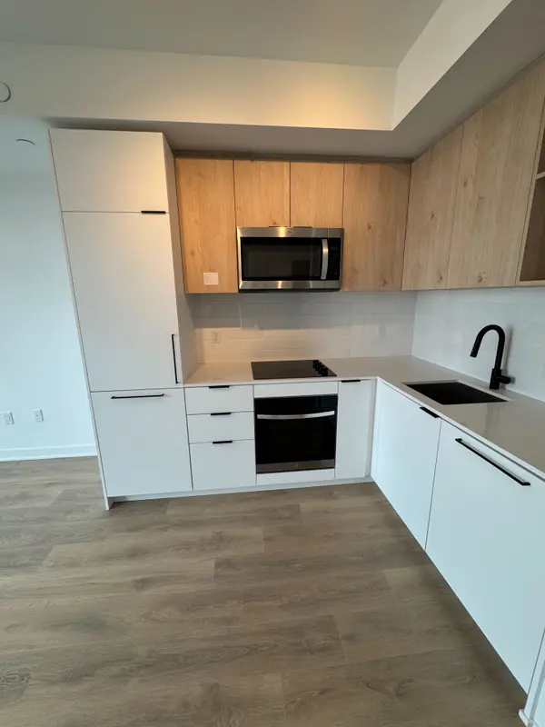 1185 Dupont ST #621, Toronto W02, ON M6H 0G5