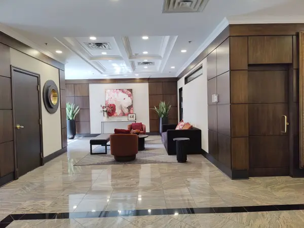 5 Michael Power PL #704, Toronto W08, ON M9A 0A3