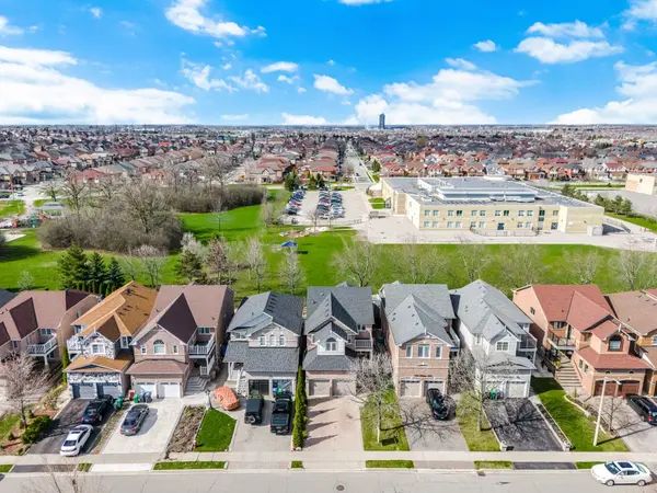 252 Vintage Gate, Brampton, ON L6X 5B7