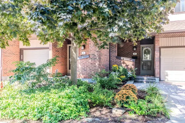 1020 Walden CIR #15, Mississauga, ON L5J 4J9