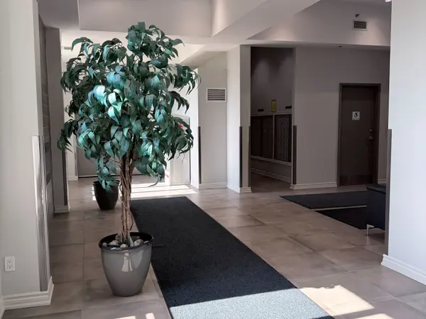 1370 Costigan RD #311, Milton, ON L9T 8X7