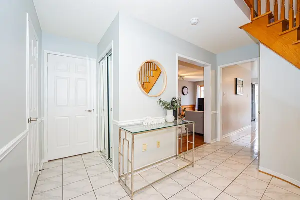 30 Adirondack CRES, Brampton, ON L6R 1E5