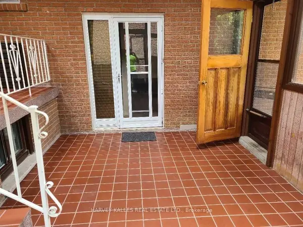 2379 Hensall ST #Lower, Mississauga, ON L5A 2T1