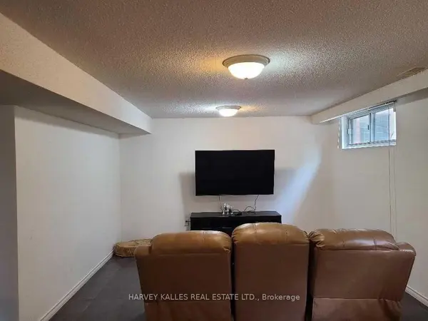 2379 Hensall ST #Lower, Mississauga, ON L5A 2T1