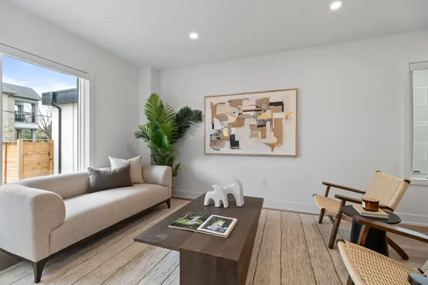 34 Poplar AVE #Unit 1, Toronto W08, ON M9B 3R4