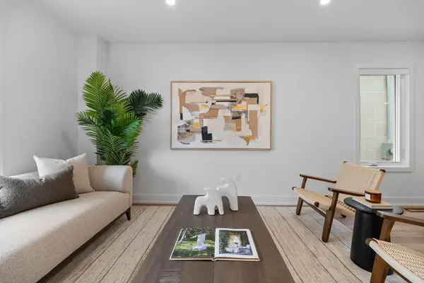 34 Poplar AVE #Unit 1, Toronto W08, ON M9B 3R4