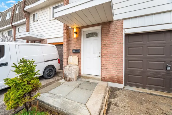 830 Westlock RD #20A, Mississauga, ON L5C 1K6