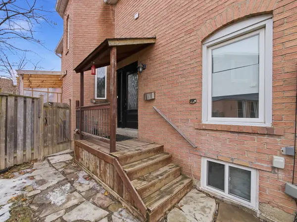 3067 Ilomar CT #Upper, Mississauga, ON L5N 5B5