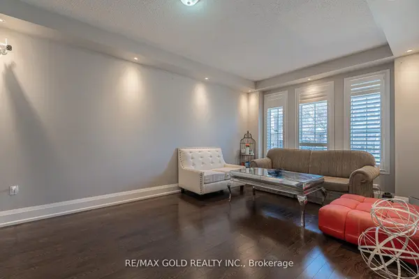 61 Yellowknife RD, Brampton, ON L6R 0B3